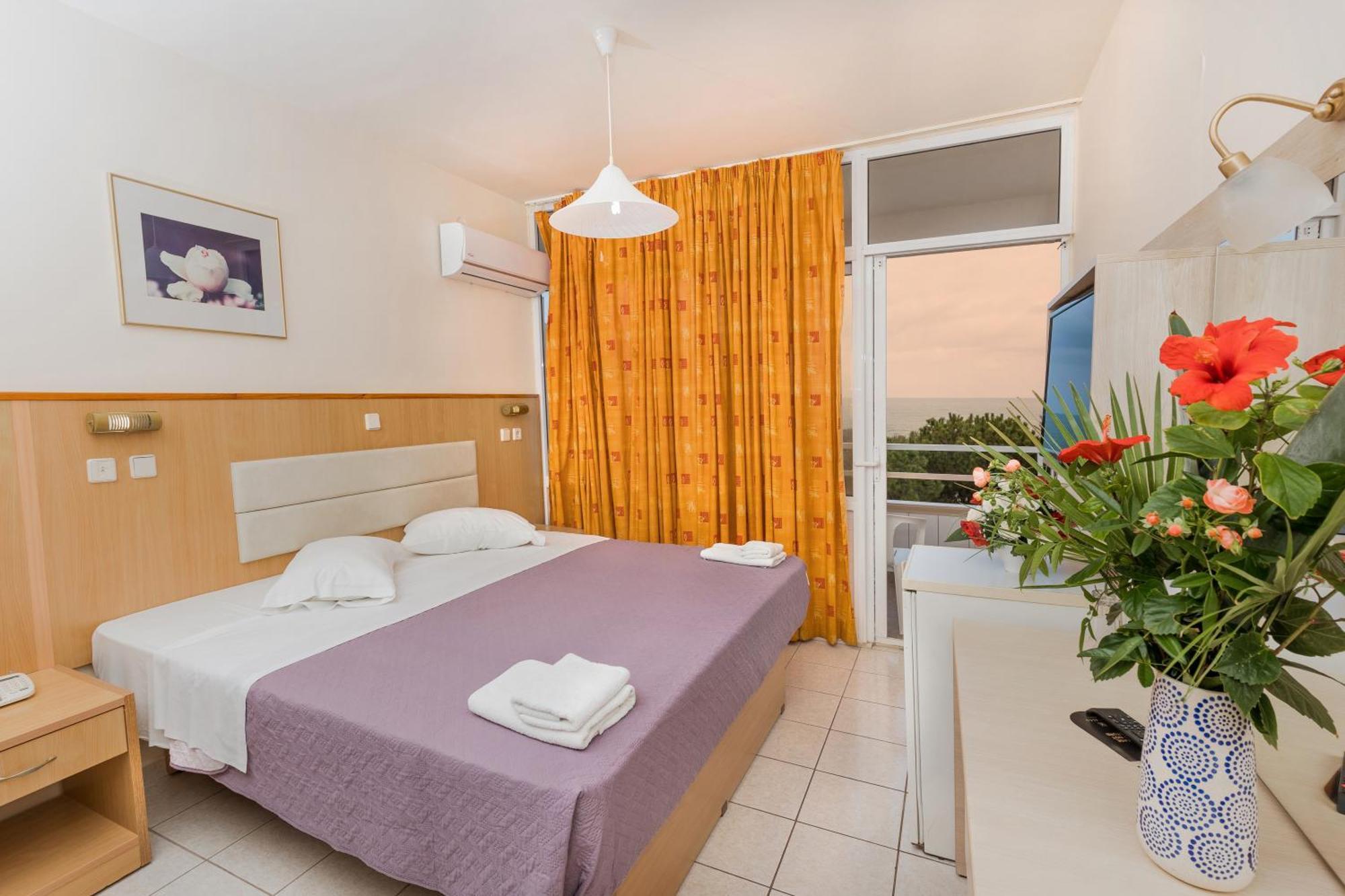 Eri Beach & Village Hotel Hersonissos  Esterno foto